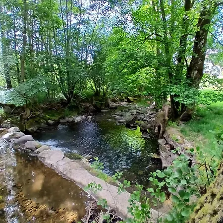 De L'ours * سانت موريس سور موسيل